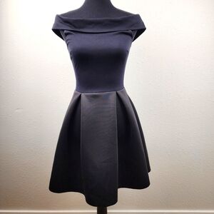 Sleek Off Shoulder A-Line Little Black Dress Fit & Flare Elegant Size Small